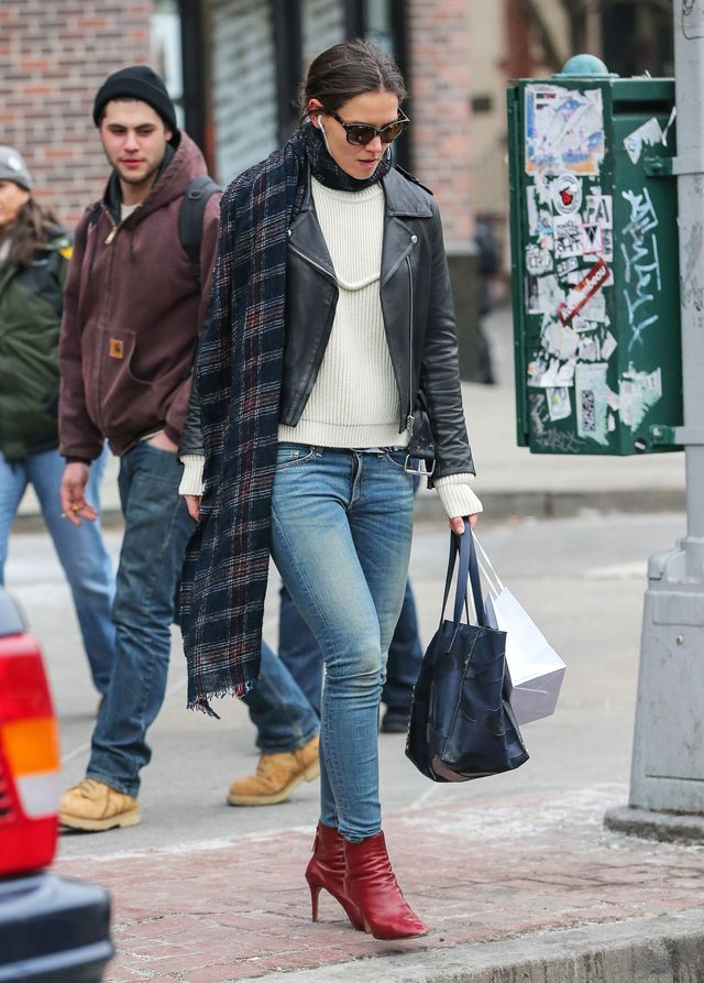 Katie Holmes nie farbuje siwych włosów (FOTO)