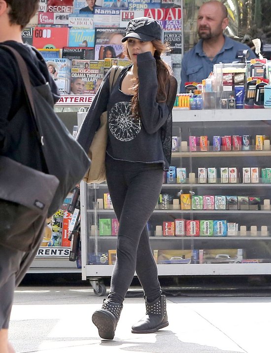 Vanessa Hudgens miała ciężki dzień (FOTO)