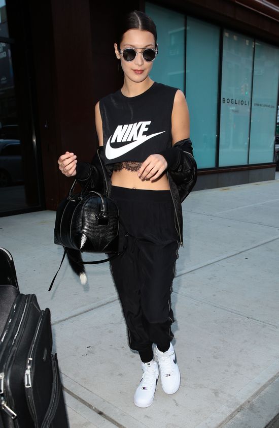 Ładnemu we wszystkim ładnie? Bella Hadid wygląda świetnie nawet... w dresach Ładnemu we wszystkim ładnie? Bella Hadid wygląda świetnie nawet... w dresach
