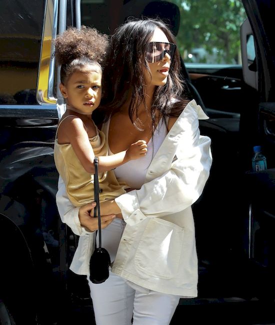 Kim Kardashian NIE CHCE posyłać North West do szkoły! Boi się... Kim Kardashian NIE CHCE posyłać North West do szkoły! Boi się...