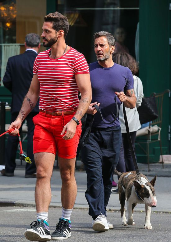 Buzi-buzi ze swoim bulterierem (FOTO) Buzi-buzi ze swoim bulterierem (FOTO)