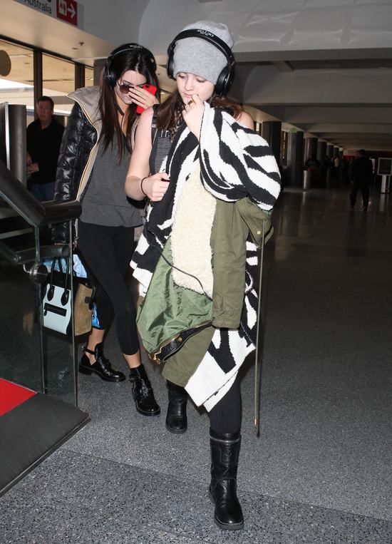 Siostry Jenner nie mają ochoty na pozowanie (FOTO)