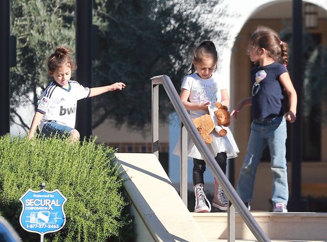 Dzieci Jennifer Lopez są bardziej podobne do ojca (FOTO) Dzieci Jennifer Lopez są bardziej podobne do ojca (FOTO)