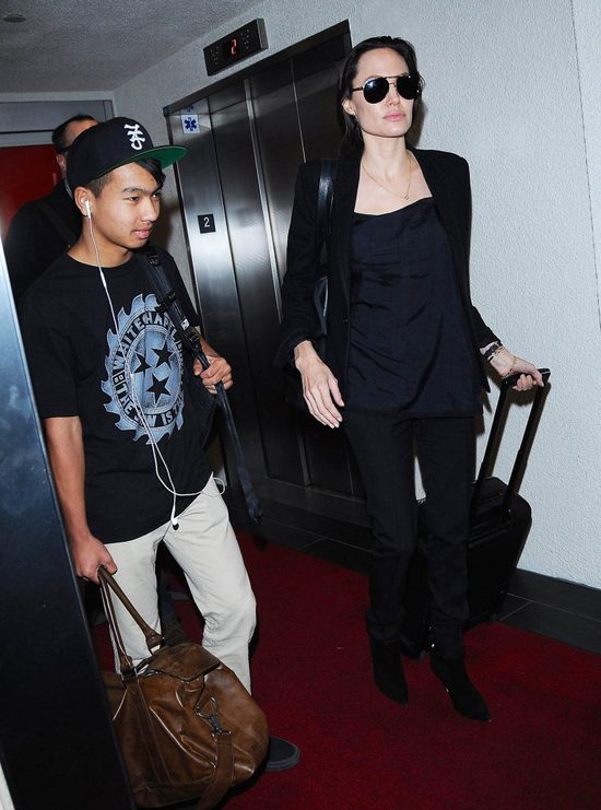 Jolie to nie Victoria Beckham. Strzeże prywatności (FOTO) Jolie to nie Victoria Beckham. Strzeże prywatności (FOTO)