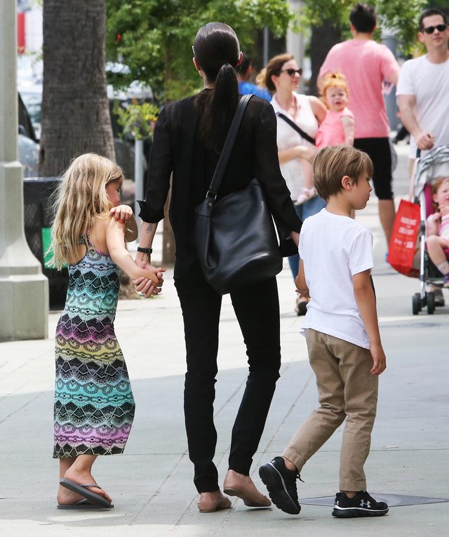 Vivienne i Knox Jolie-Pitt skończyli 7 lat (FOTO)