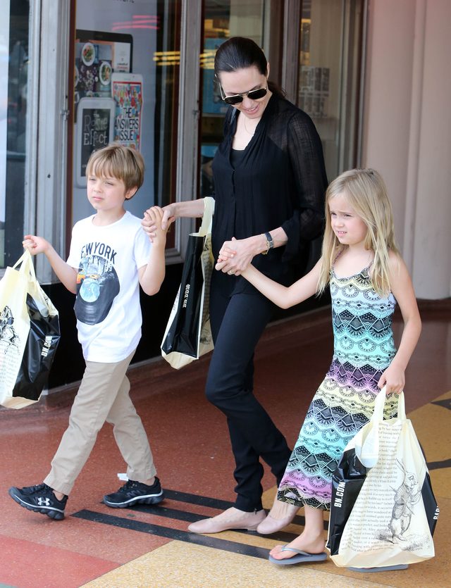 Vivienne i Knox Jolie-Pitt skończyli 7 lat (FOTO)