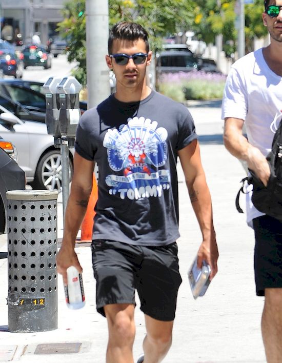 Sława przerosła Joe Jonasa. PIosenkarz nie dawał sobie z nią rady!