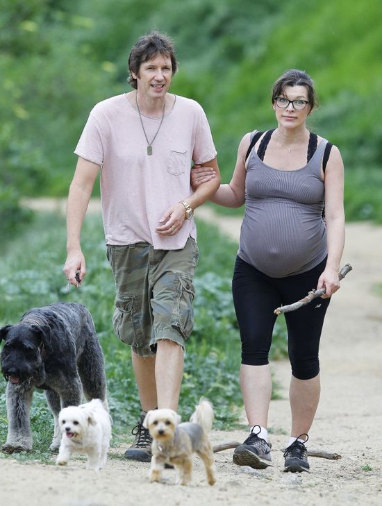 Ta gwiazda nie wstydzi się wielkiego ciążowego brzucha FOTO