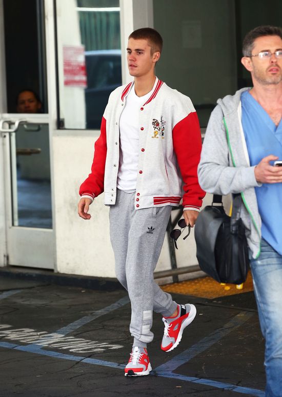 Justin Bieber się POSIKAŁ! (VIDEO) Justin Bieber się POSIKAŁ! (VIDEO)