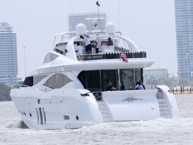 Beyonce z mężem i córeczką na luksusowym jachcie (FOTO)