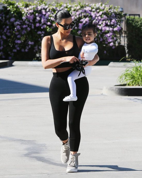 Kim Kardashian znów jest brunetką (FOTO)