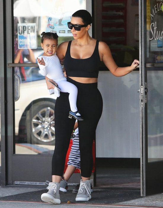 Kim Kardashian znów jest brunetką (FOTO)