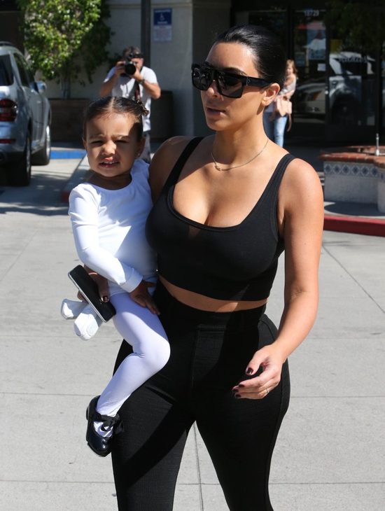 Kim Kardashian znów jest brunetką (FOTO)