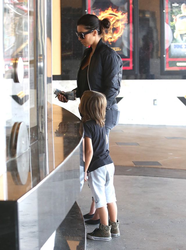 Kim Kardashian tym razem w roli dobrej cioci (FOTO)