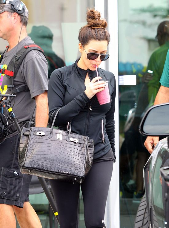 Pupa Kim Kardashian wita nowy dzień (FOTO)