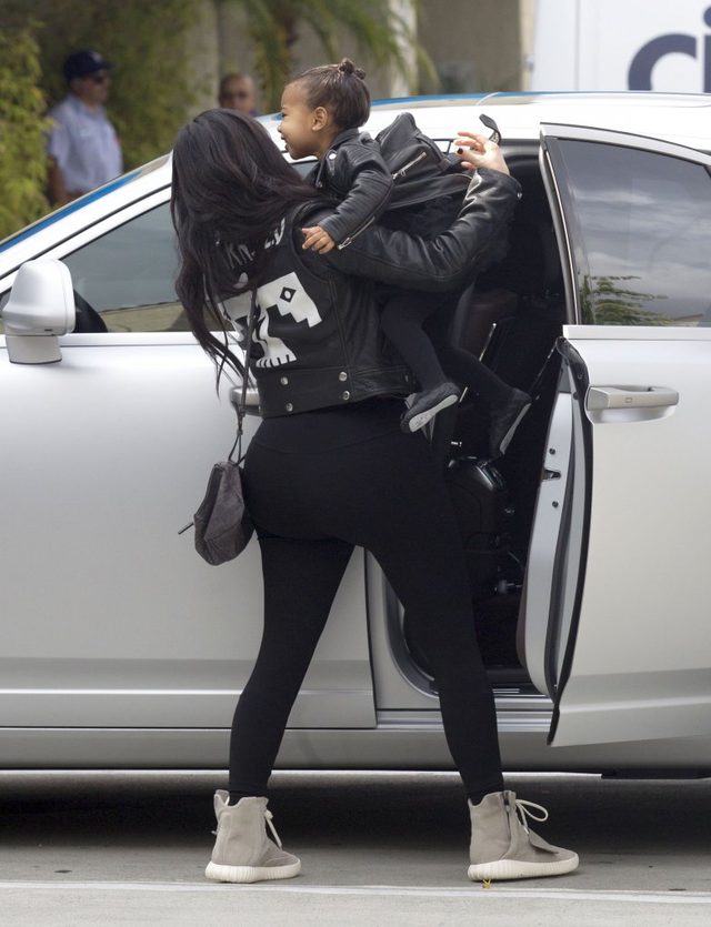 North West i Penelope Disick idą na lekcję baletu DUŻO ZDJĘĆ