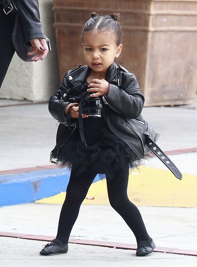 North West i Penelope Disick idą na lekcję baletu DUŻO ZDJĘĆ