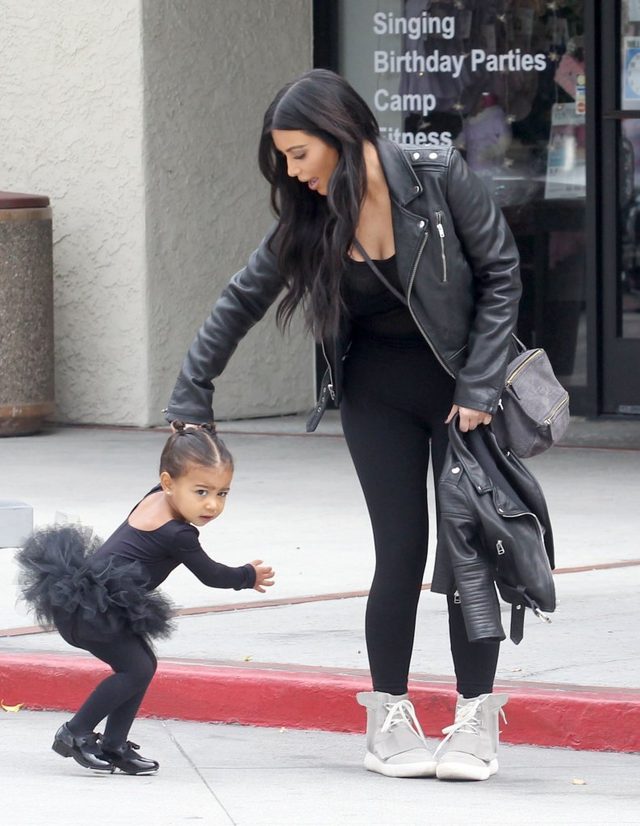 North West i Penelope Disick idą na lekcję baletu DUŻO ZDJĘĆ