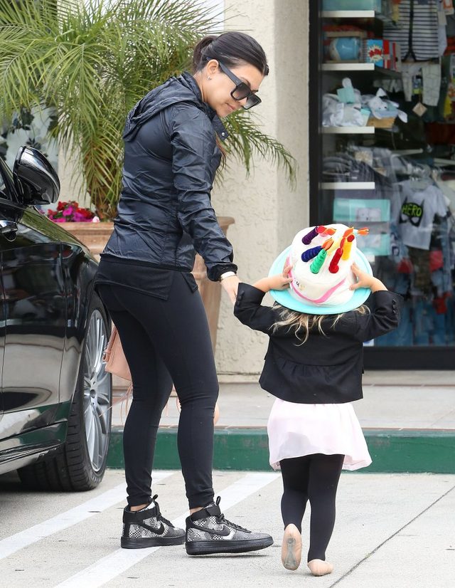 North West i Penelope Disick idą na lekcję baletu DUŻO ZDJĘĆ North West i Penelope Disick idą na lekcję baletu DUŻO ZDJĘĆ