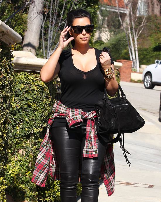 Kim Kardashian seksowna w ciąży (FOTO) Kim Kardashian seksowna w ciąży (FOTO)