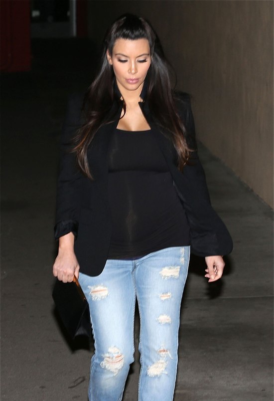 Smutna i samotna Kim Kardashian (FOTO) Smutna i samotna Kim Kardashian (FOTO)