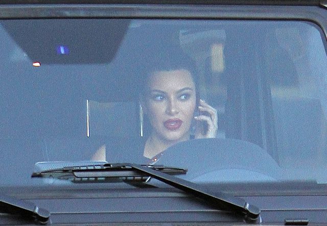 Klan Kardashianów na urodzinach jednej z sióstr (FOTO) Klan Kardashianów na urodzinach jednej z sióstr (FOTO)