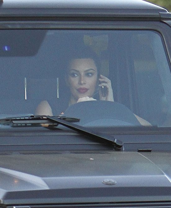 Klan Kardashianów na urodzinach jednej z sióstr (FOTO) Klan Kardashianów na urodzinach jednej z sióstr (FOTO)