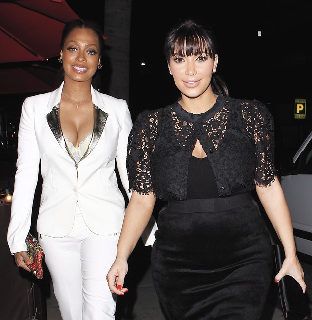 Ciążowe (na)stroje Kim Kardashian są już lepsze (FOTO)