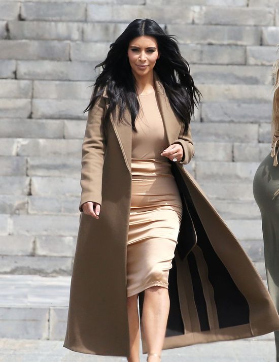 Khloe i Kim Kardashian podzieliły się bardzo wzruszającym zdjęciem Khloe i Kim Kardashian podzieliły się bardzo wzruszającym zdjęciem