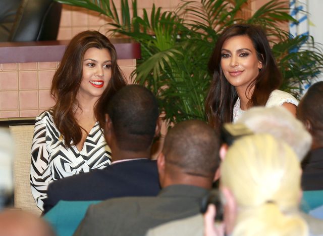 Kardashianki dostały klucze do Północnego Miami (FOTO) Kardashianki dostały klucze do Północnego Miami (FOTO)