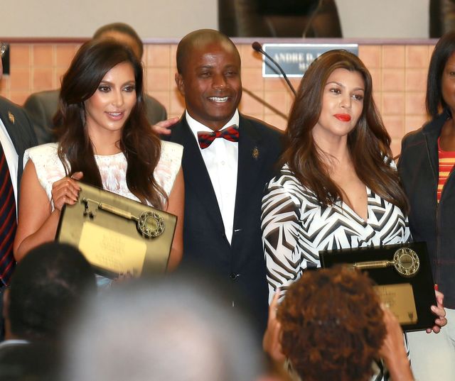 Kardashianki dostały klucze do Północnego Miami (FOTO) Kardashianki dostały klucze do Północnego Miami (FOTO)
