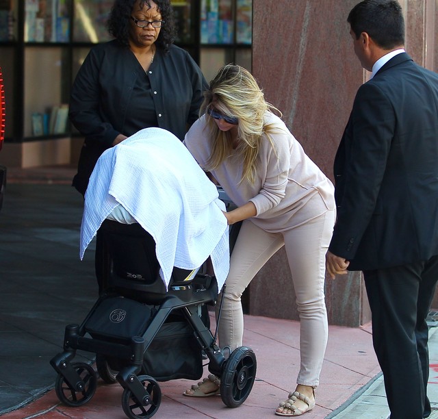 Internauci do Kim Kardashian: Załóż jakieś dżinsy!