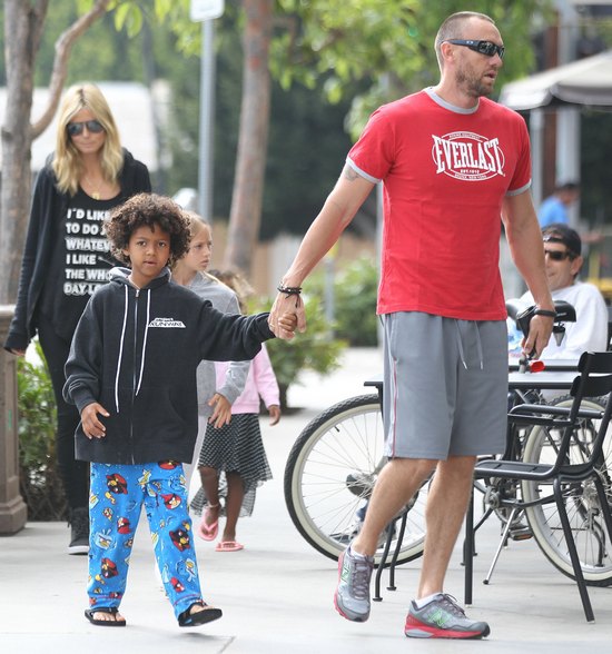 Heidi Klum zabrała dzieciaki na.. kawę (FOTO)