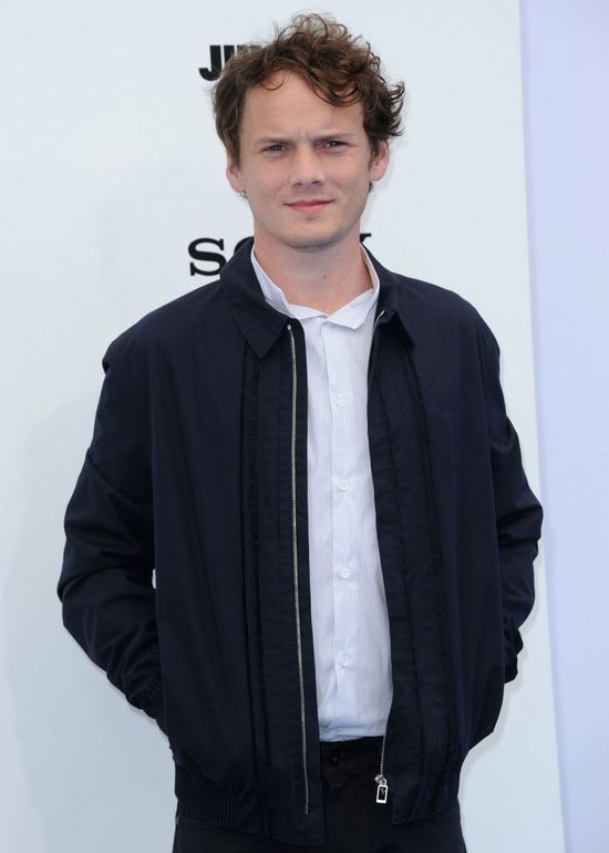 Rodzice Antona Yelchina, który zginął w wypadku samochowym, biorą się za pozwy! Rodzice Antona Yelchina, który zginął w wypadku samochowym, biorą się za pozwy!