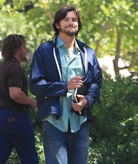 Ashton Kutcher jako Steve Jobs (FOTO)