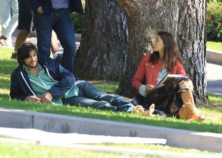 Ashton Kutcher jako Steve Jobs (FOTO)