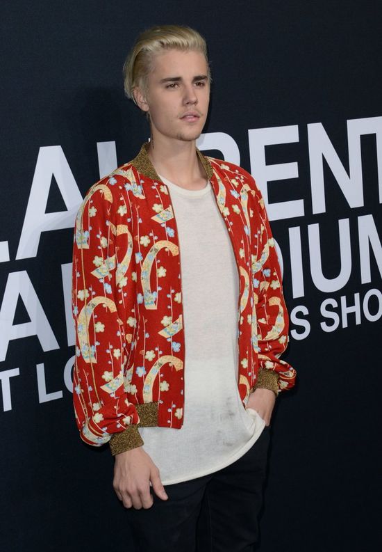 Justin Bieber miał wypadek! Wokalista... spadł ze sceny! (VIDEO)