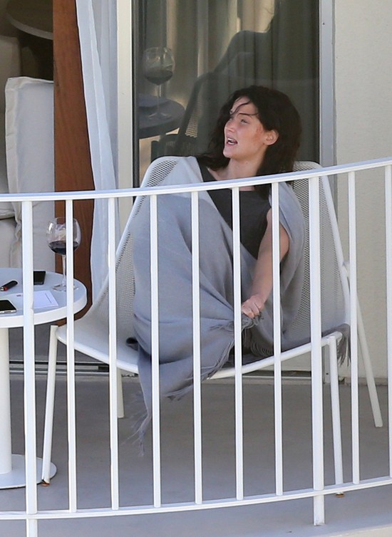 Jennifer Lawrence relaksuje się na Hawajach (FOTO)