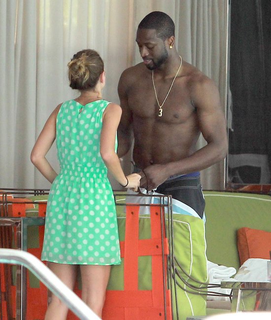 LeBron James pokazuje swoją seksowną klatę (FOTO)