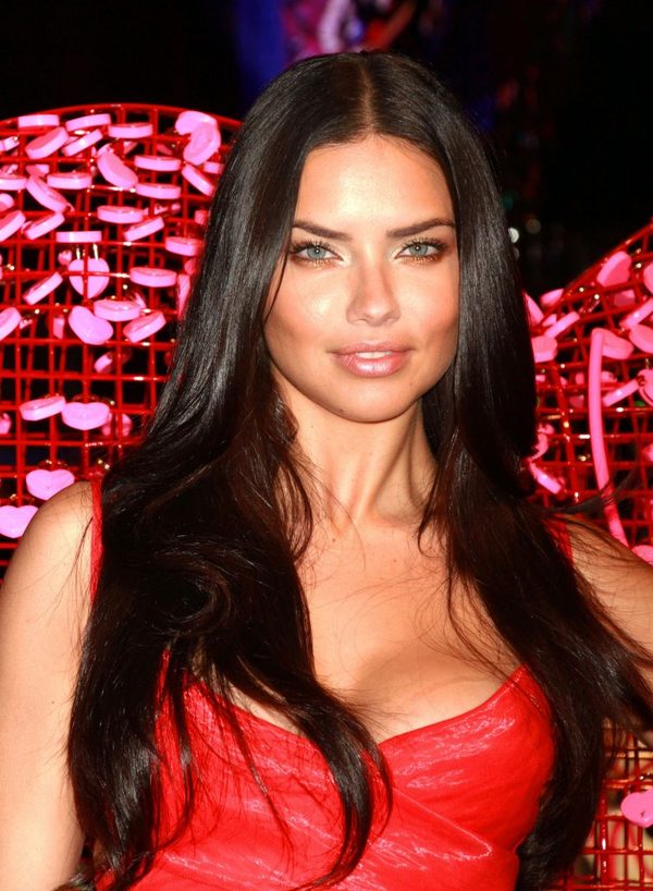 Adriana Lima jako Walentynka Victoria's Secret (FOTO) Adriana Lima jako Walentynka Victoria's Secret (FOTO)