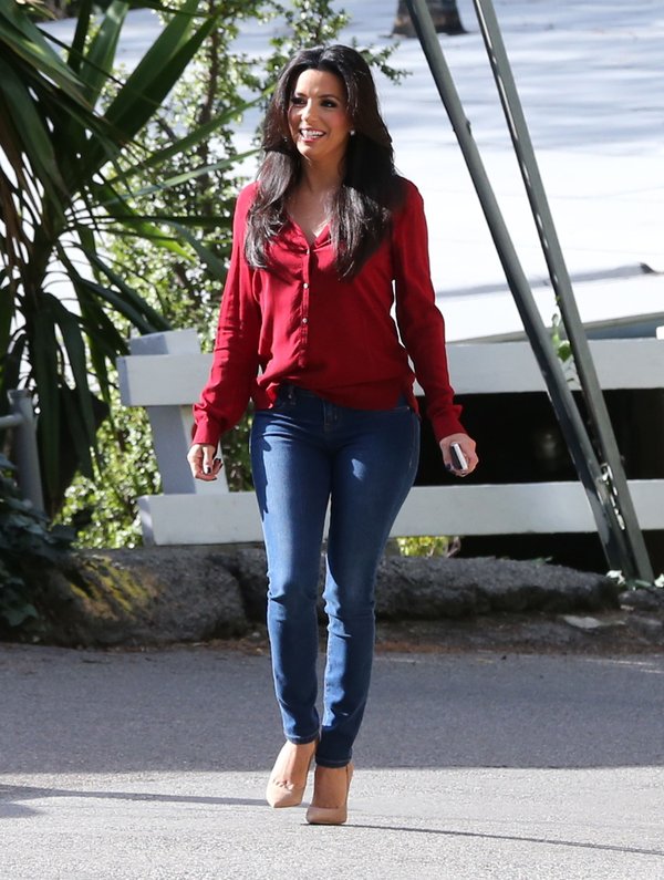 Eva Longoria w makijażu godnym Kim Kardashian (FOTO)