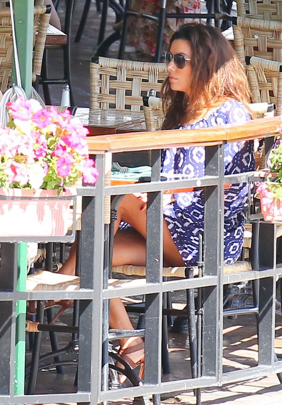 Tak Eva Longoria leczy swoje smutki (FOTO) Tak Eva Longoria leczy swoje smutki (FOTO)