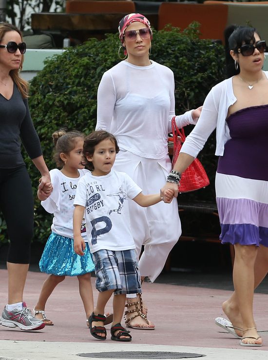 Jak mama Jennifer Lopez zajmuje się dziećmi (FOTO)