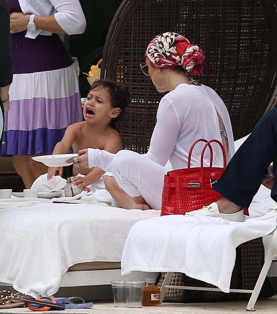 Jak mama Jennifer Lopez zajmuje się dziećmi (FOTO)