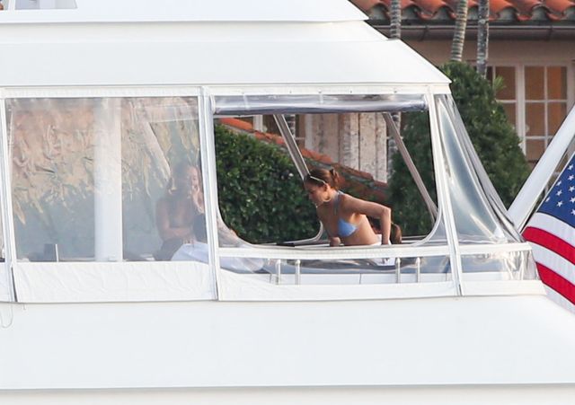 Jennifer Lopez na jachcie z rodziną (FOTO)