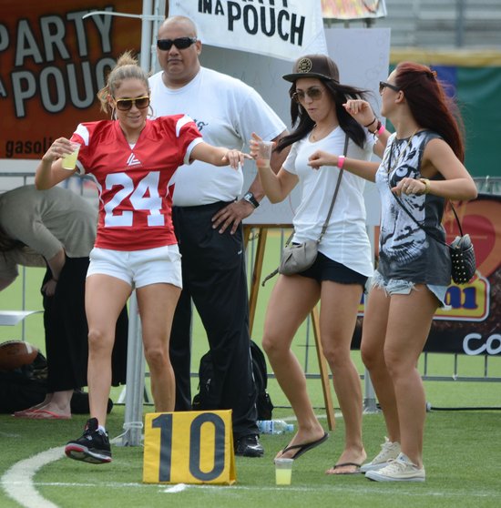 Jennifer Lopez z chłopakiem na boisku (FOTO)