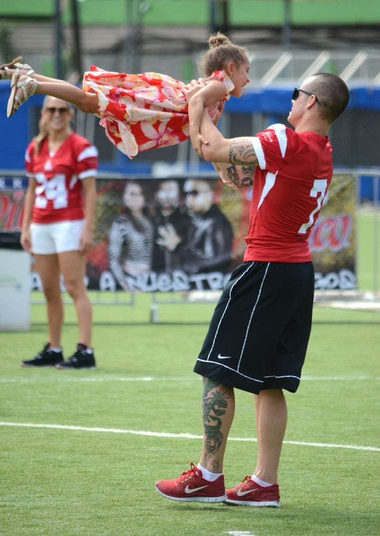 Jennifer Lopez z chłopakiem na boisku (FOTO)