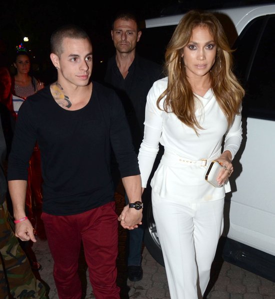 Jennifer Lopez wspierana silnym męskim ramieniem (FOTO)