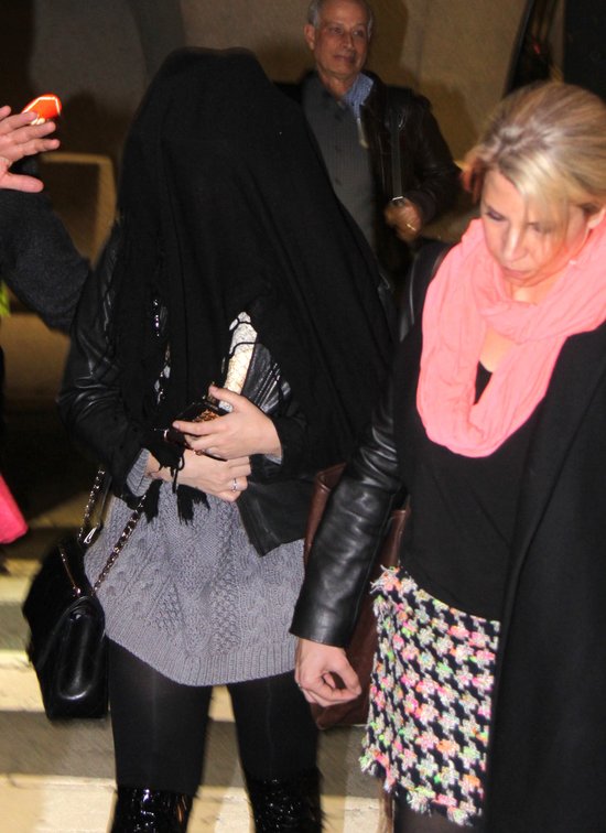 Nie miała ochoty na towarzystwo paparazzi (FOTO)