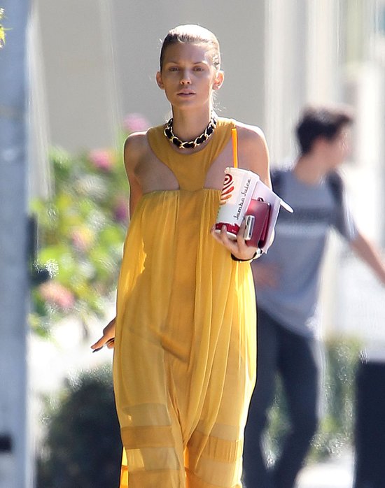 AnnaLynne McCord w prześwitującej sukience (FOTO)